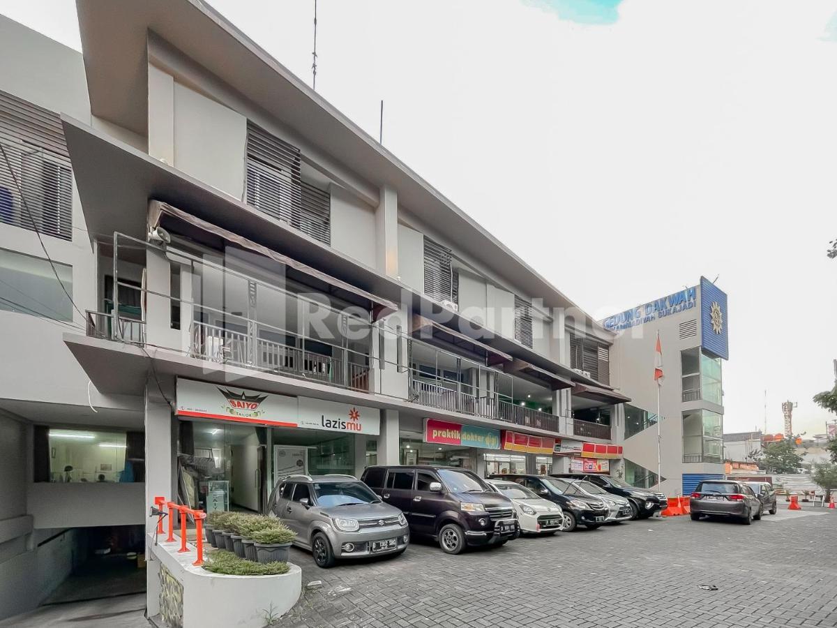 Sang Surya Guesthouse Syariah Near Rs Hasan Sadikin Mitra Reddoorz Bandung Exterior foto