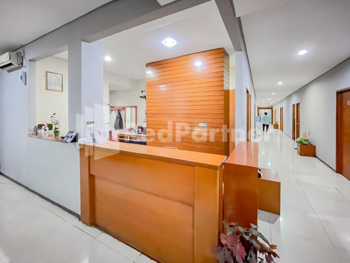 Sang Surya Guesthouse Syariah Near Rs Hasan Sadikin Mitra Reddoorz Bandung Exterior foto